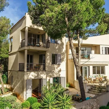 公寓 Villa Miravala *